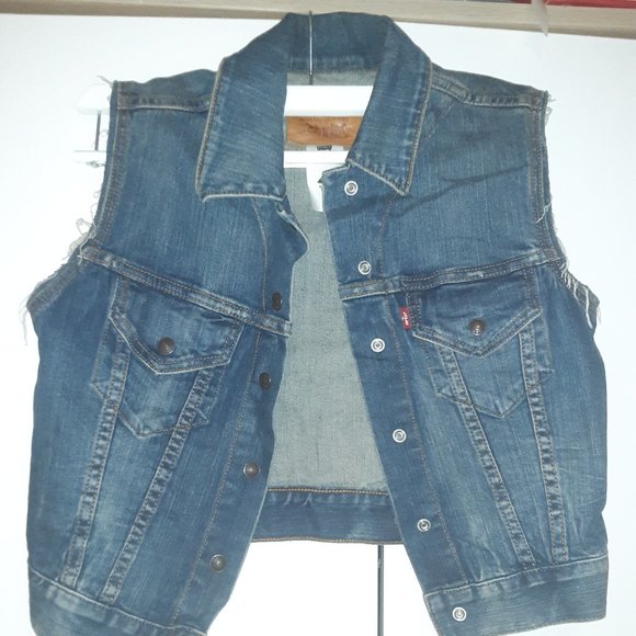 women levi sleeveless jean jacket size medium - Picture 1 of 5